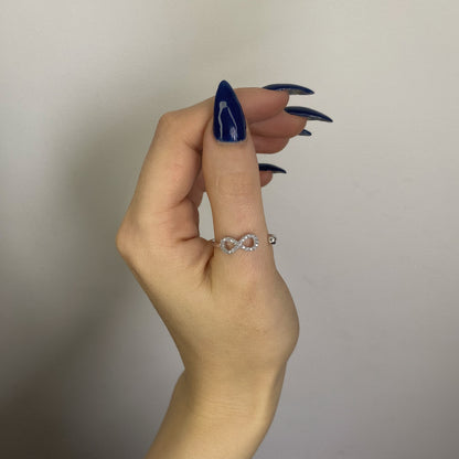 Reguliuojamo dydžio sidabrinis žiedas su begalybe