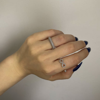 Reguliuojamo dydžio sidabrinis žiedas su begalybe