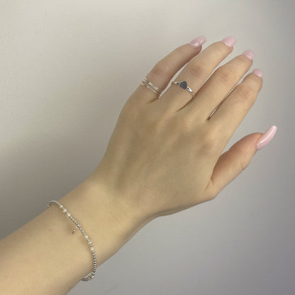 Sidabrinė rodžiuota apyrankė su perliukais