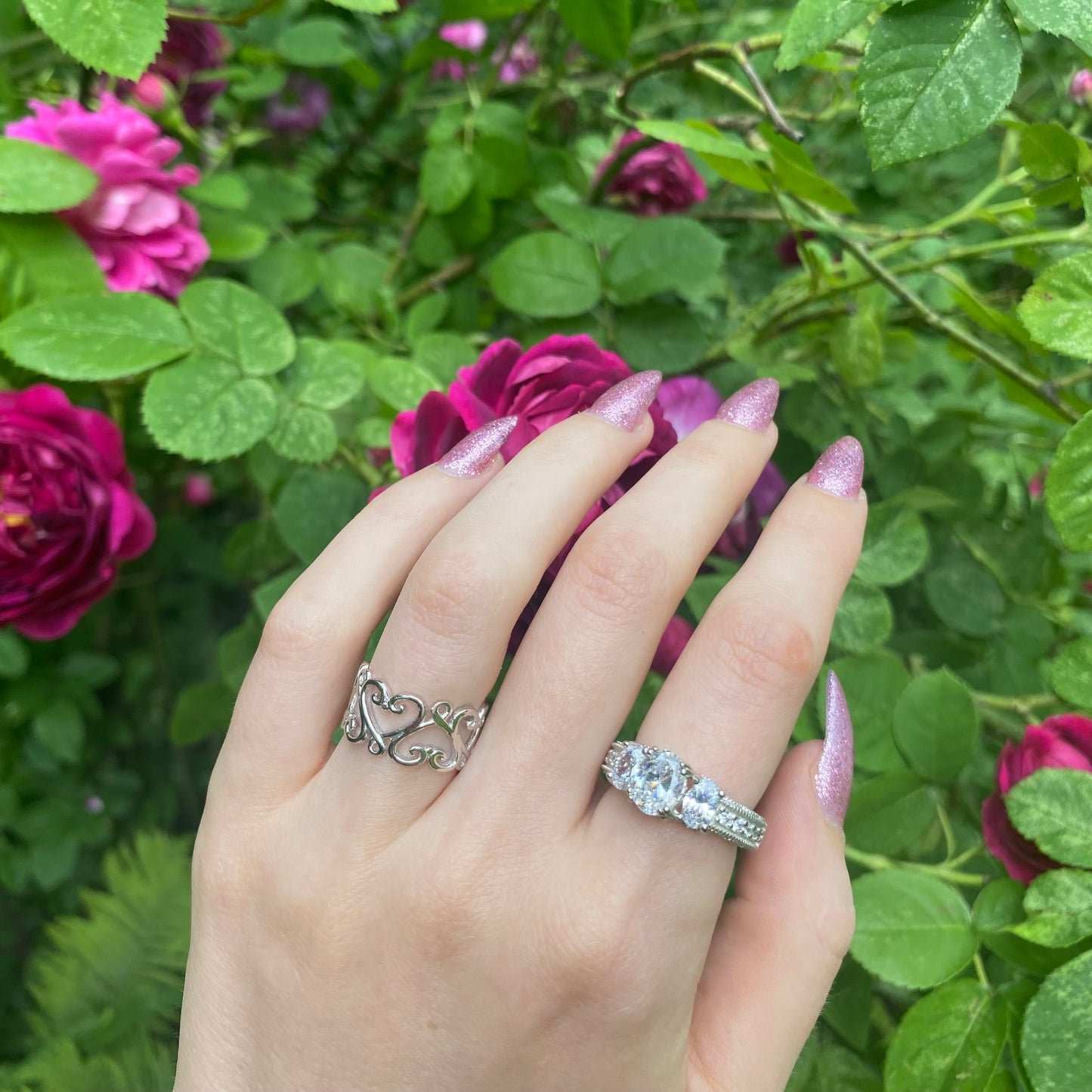 Sidabrinis rodžiuotas žiedas su cirkonio kristalais