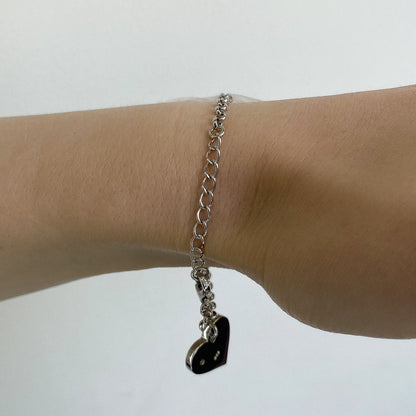 Sidabrinė rodžiuota apyrankė su kabančia širdele