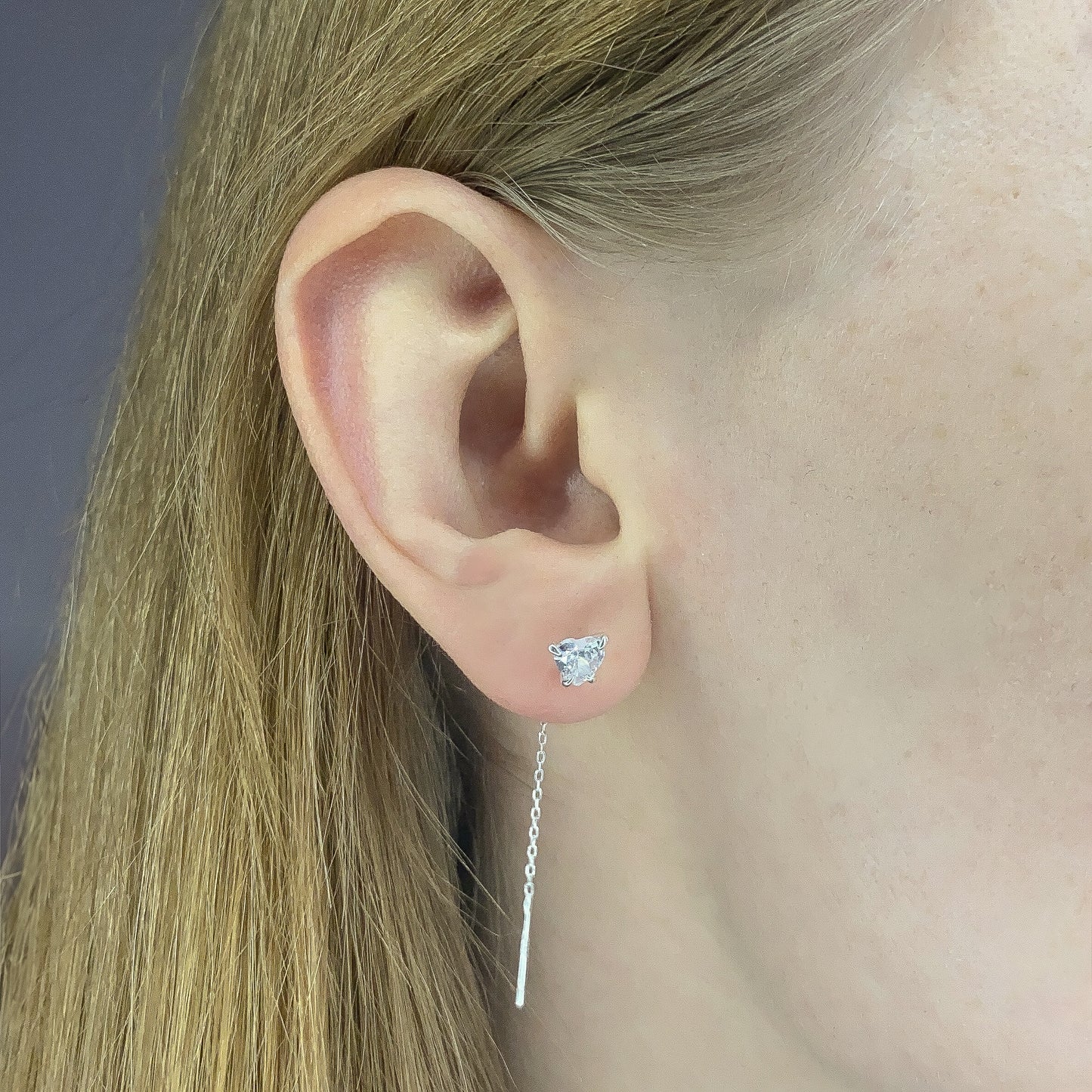 Sidabriniai kabantys auskarai su grandinėle "Širdelės"