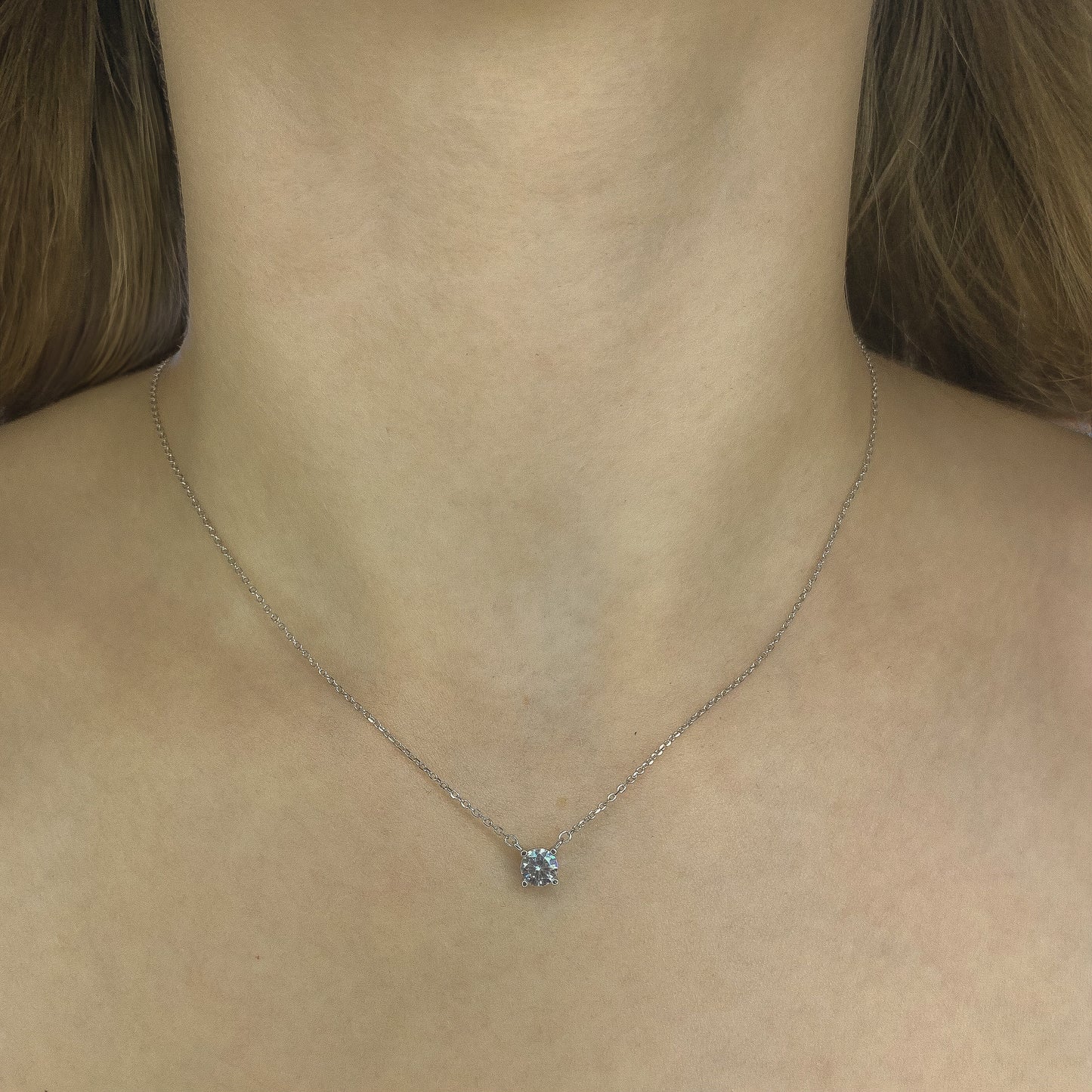 Sidabrinis rodžiuotas pakabukas su cirkoniu ir grandinėle