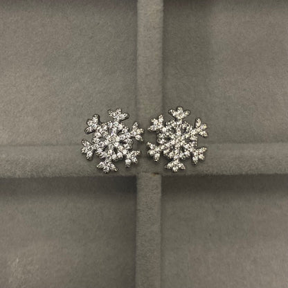 Sidabriniai rodžiuoti auskarai "Snaigės"