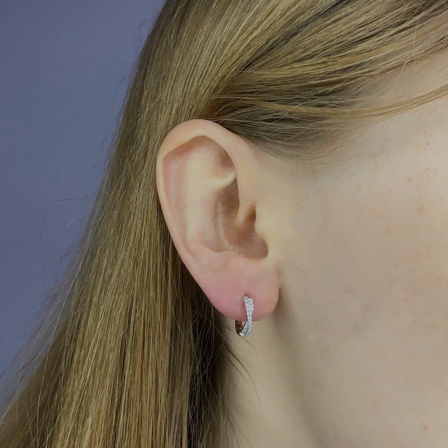 Sidabrinės suktos rinkutės su cirkoniais