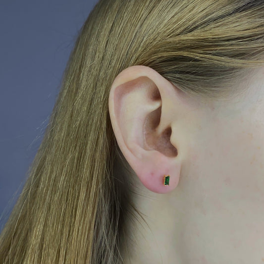 Sidabriniai vinukai su žaliu cirkoniu