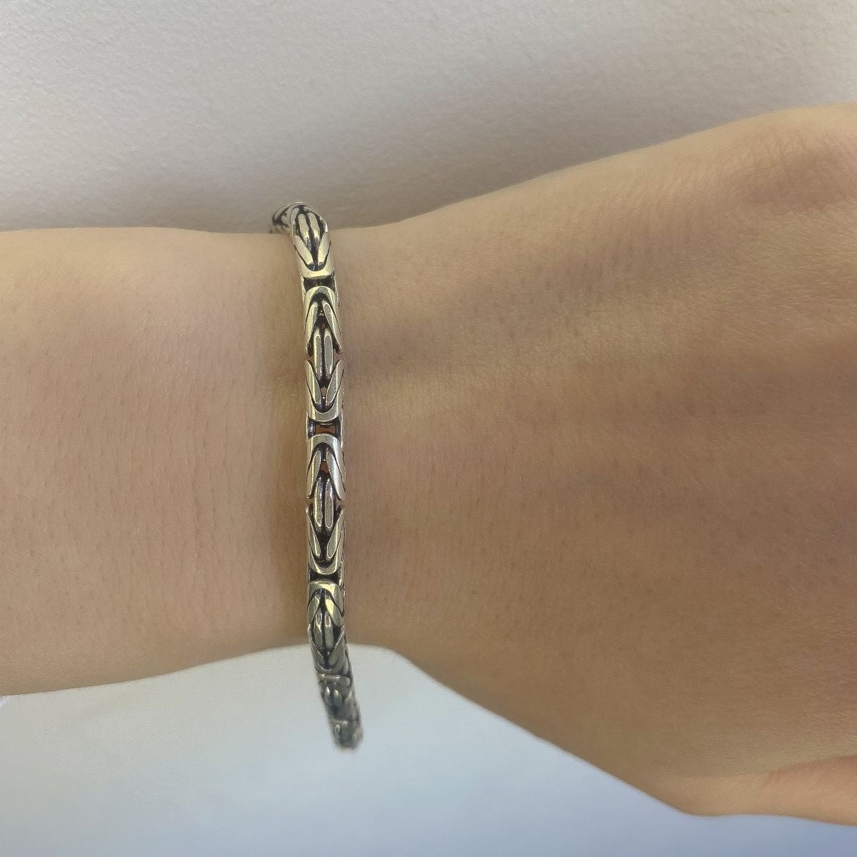 4 mm pločio sidabrinė apyrankė Round King