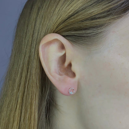 Sidabriniai vinukai su cirkoniu