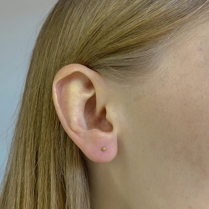 Sidabriniai auksuoti 2-7mm auskarai burbuliukai