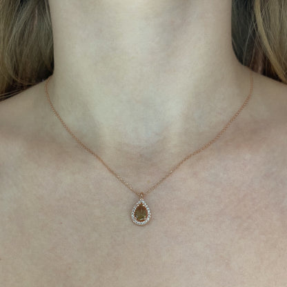 Sidabrinis paauksuotas lašo formos pakabukas su sultanitu ir grandinėle