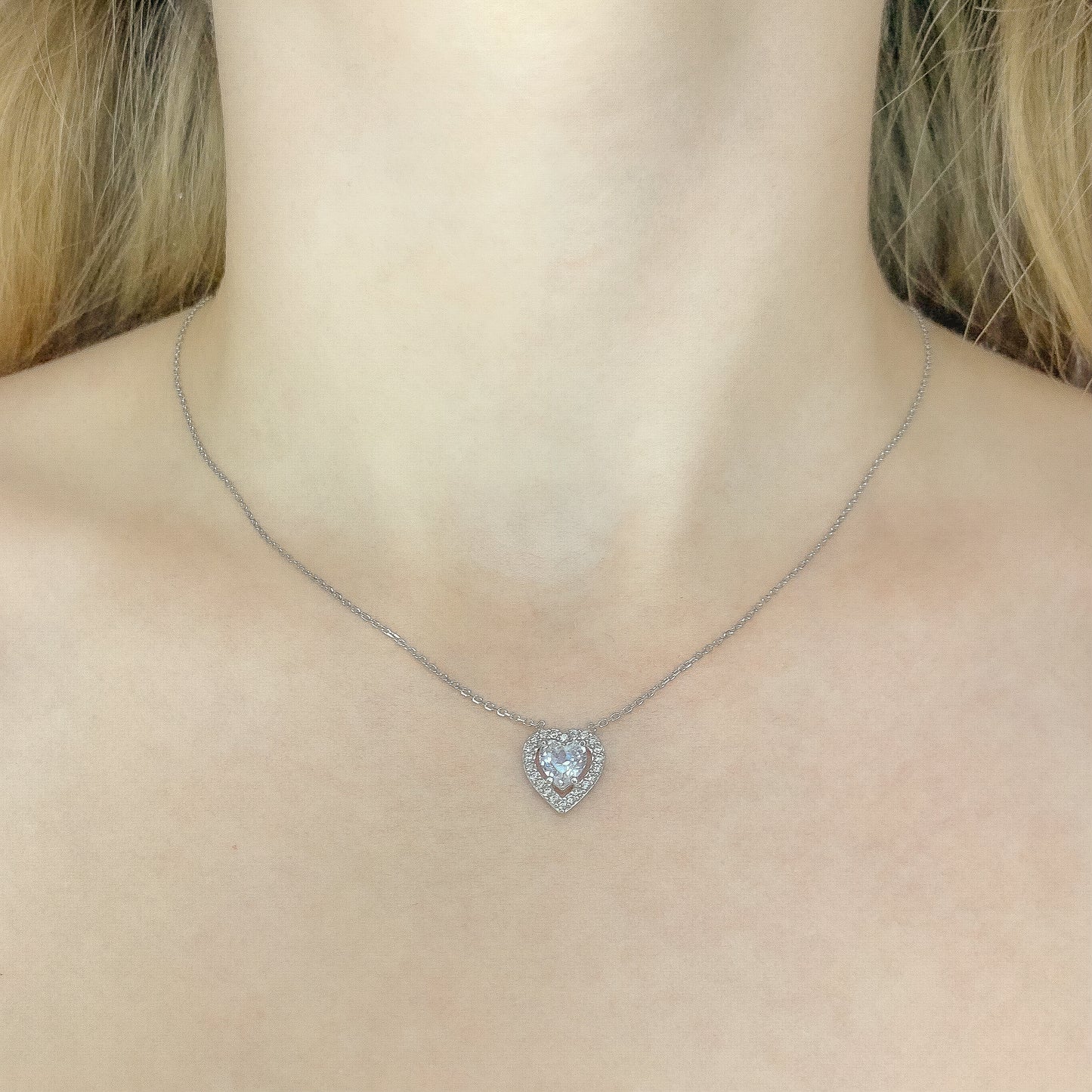 Sidabrinė rodžiuota širdutė su cirkoniu ir grandinėle