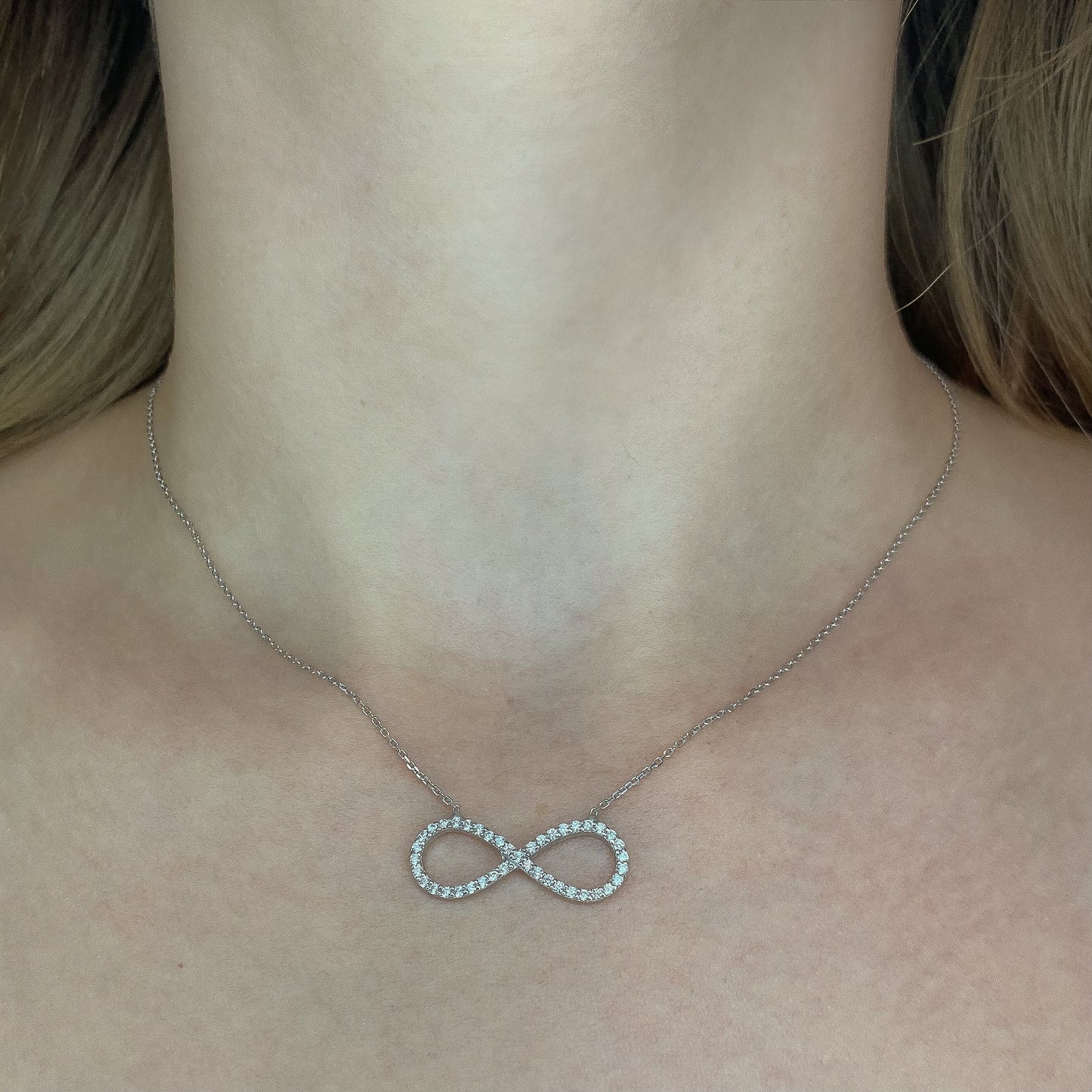 Sidabrinė rodžiuota begalybė su cirkoniu ir grandinėle