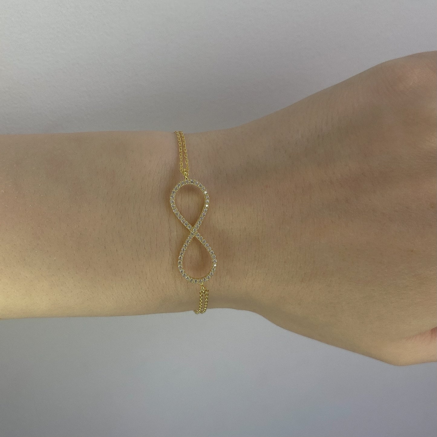 Sidabrinė auksuota apyrankė su cirkoniais "Begalybė"