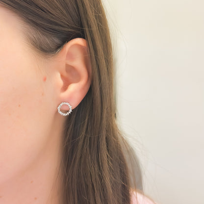 Sidabriniai rodžiuoti apvalūs auskariukai su cirkoniais