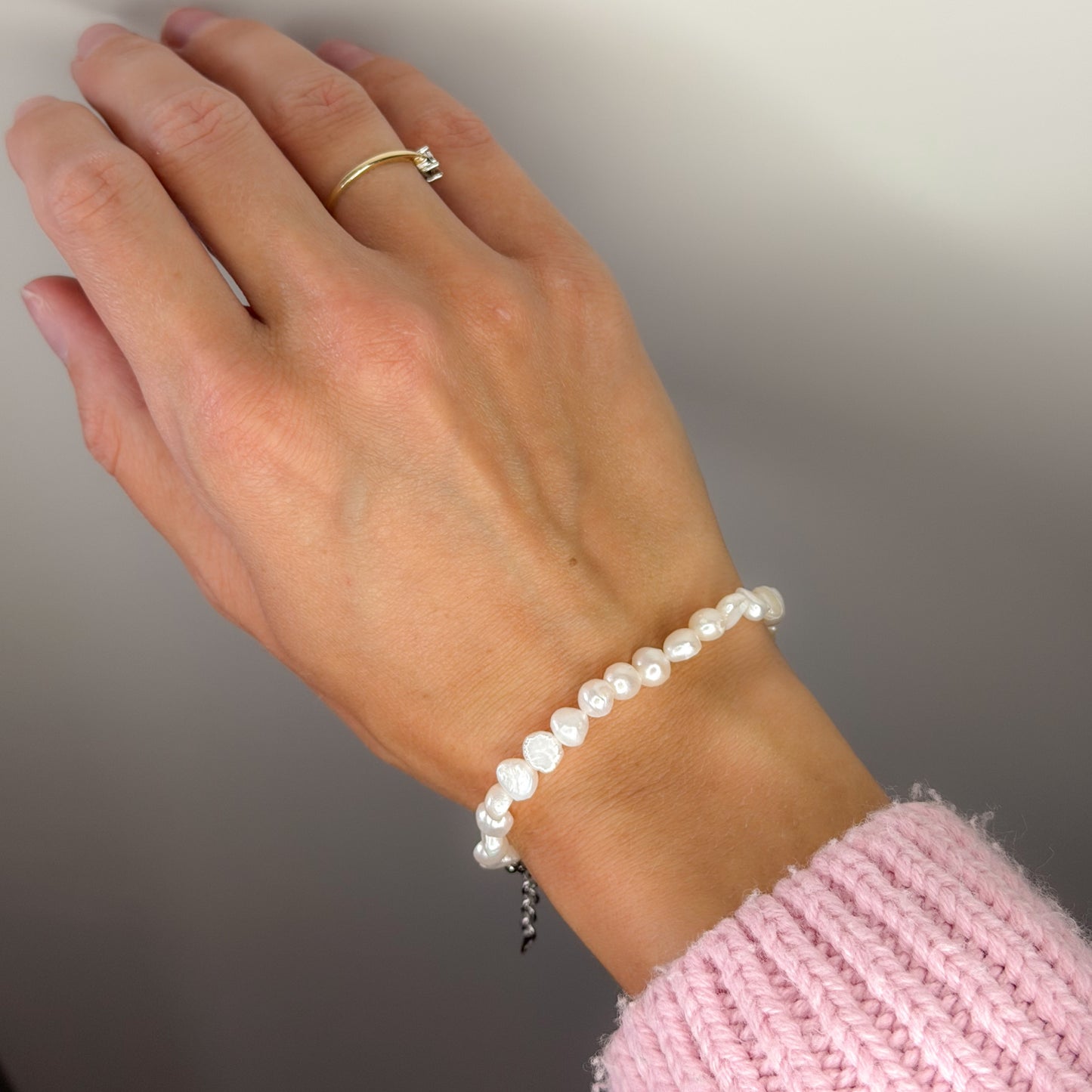 perlai ¦ sidabrinė rodžiuota apyrankė su upiniais 6mm perlais