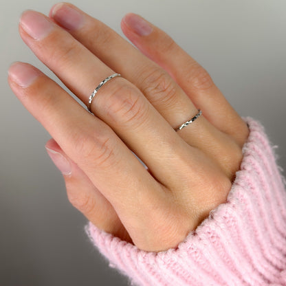 1,5mm sidabrinis rodžiuotas žiedelis