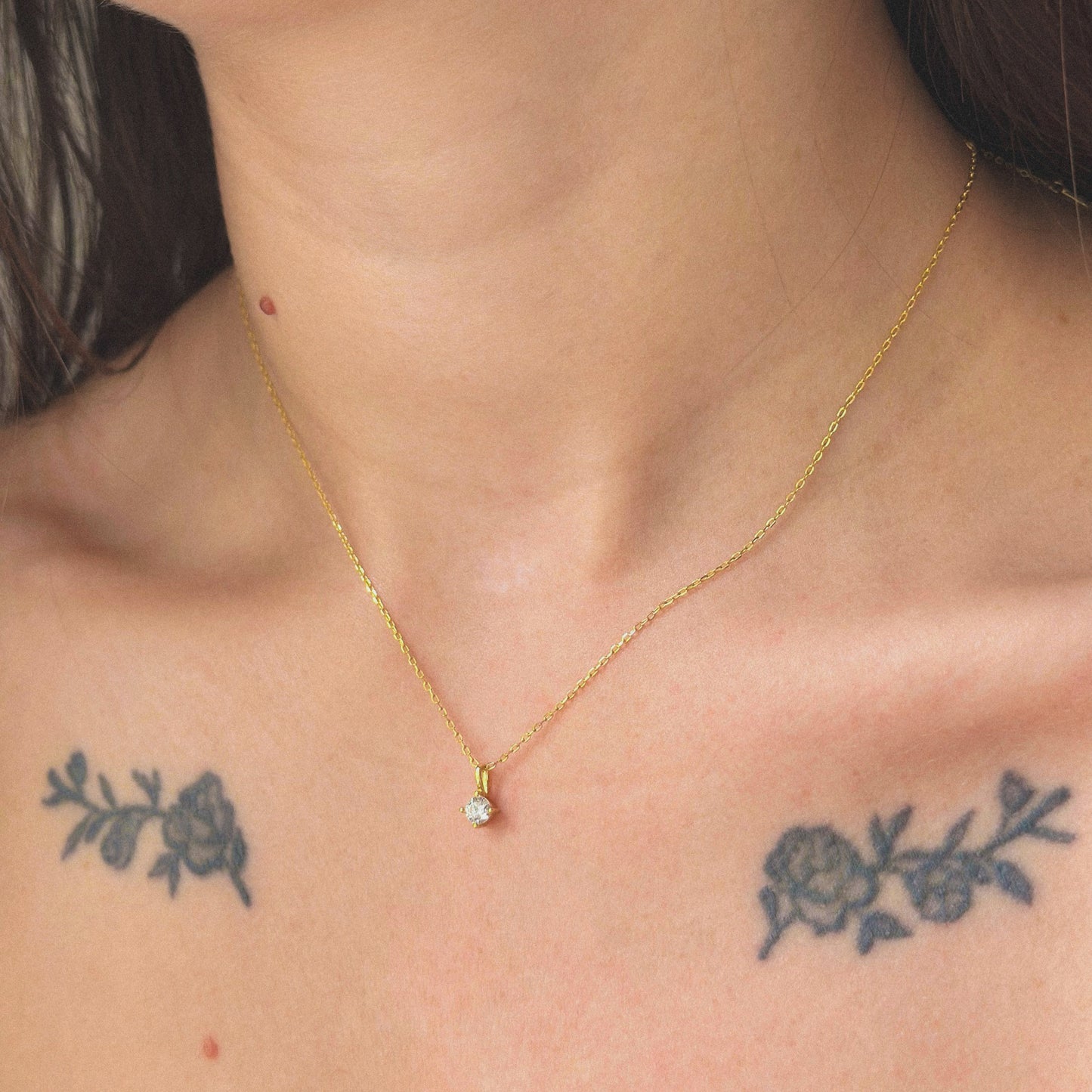 Sidabrinis auksuotas pakabukas su apvaliu cirkoniu ir grandinėle