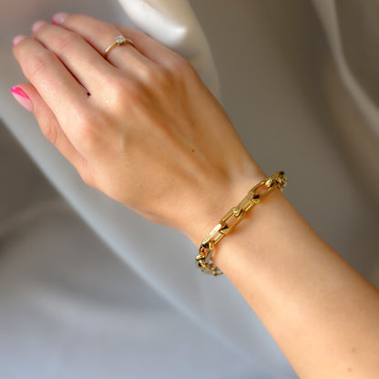 Masyvi auksuota apyrankė