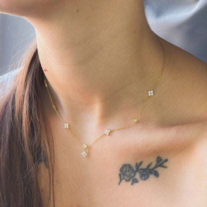 Sidabrinis pakabukas "Gėlytės" su cirkoniais ir grandinėle