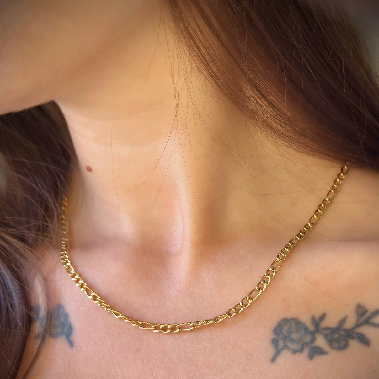 4mm pločio auksuota grandinėlė "Figaro"