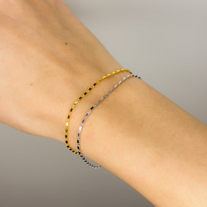 Sidabrinė minimalistinio stiliaus apyrankė