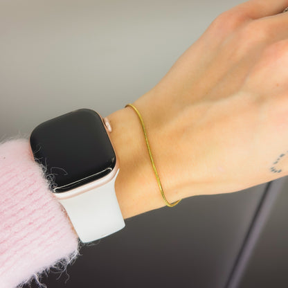 Auksuota minimalistinio stiliaus apyrankė