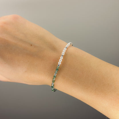 Sidabrinė dvigubo dizaino apyrankė su perlais ir natūraliais akmenimis