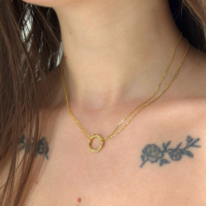 Sidabrinis auksuotas apvalus pakabukas su cirkoniais ir dviejų gijų grandinėlė