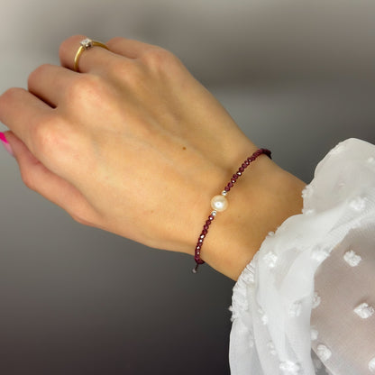 Apyrankė su granato akmenukais ir tikru perlu