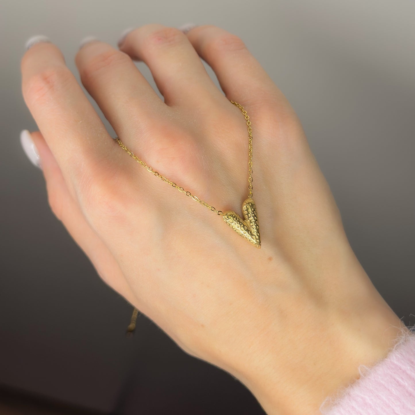 Auksuota širdutė su grandinėle