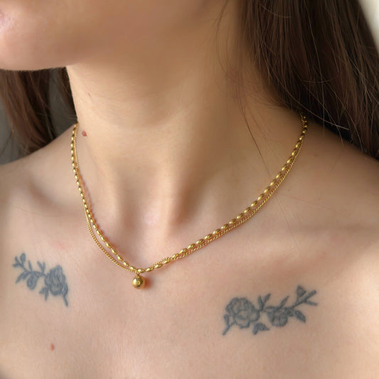 Auksuotas burbuliukas su dviejų gijų grandinėle