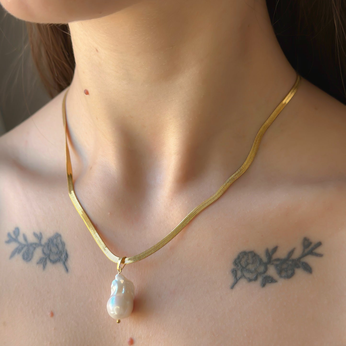 Auksuota grandinėlė "Flat chain" su tikru perlu