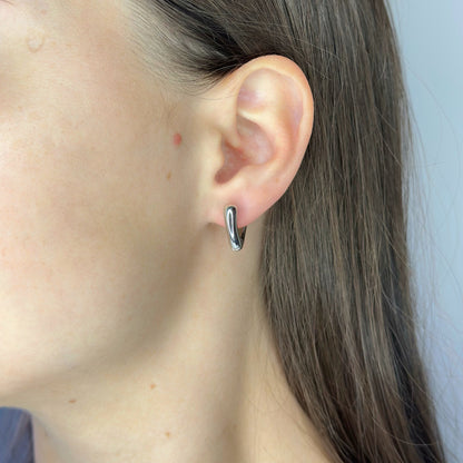 Sidabrinės V formos rinkutės