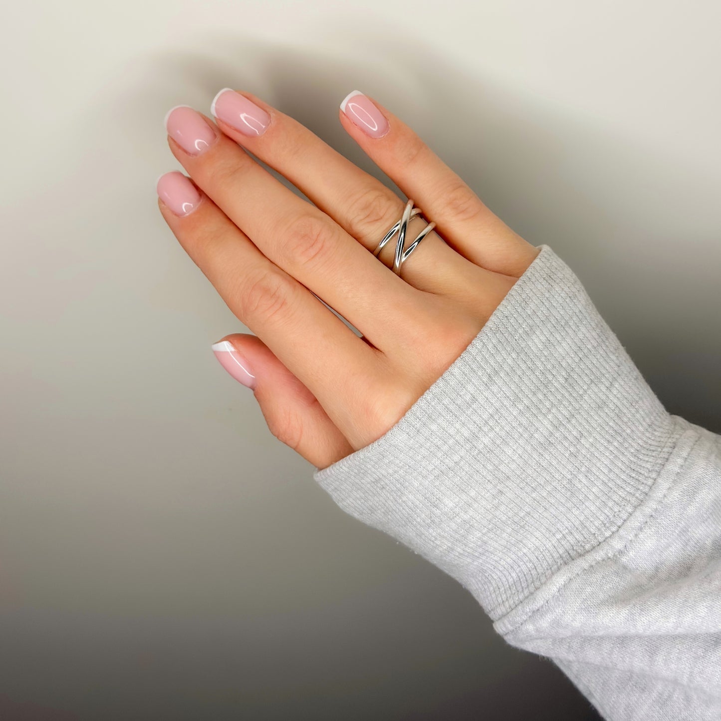 Sidabrinis rodžiuotas reguliuojamo dydžio žiedas