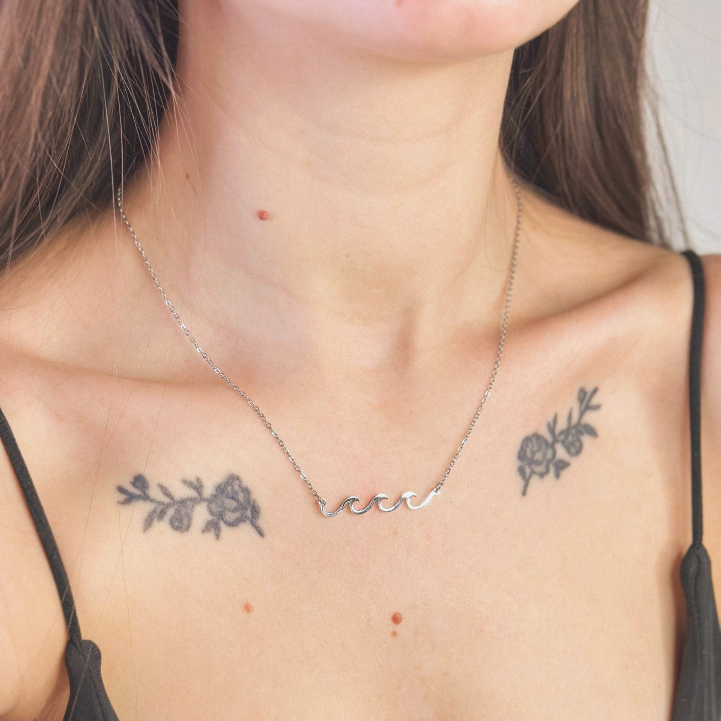 Pakabukas "WAVE" su grandinėle