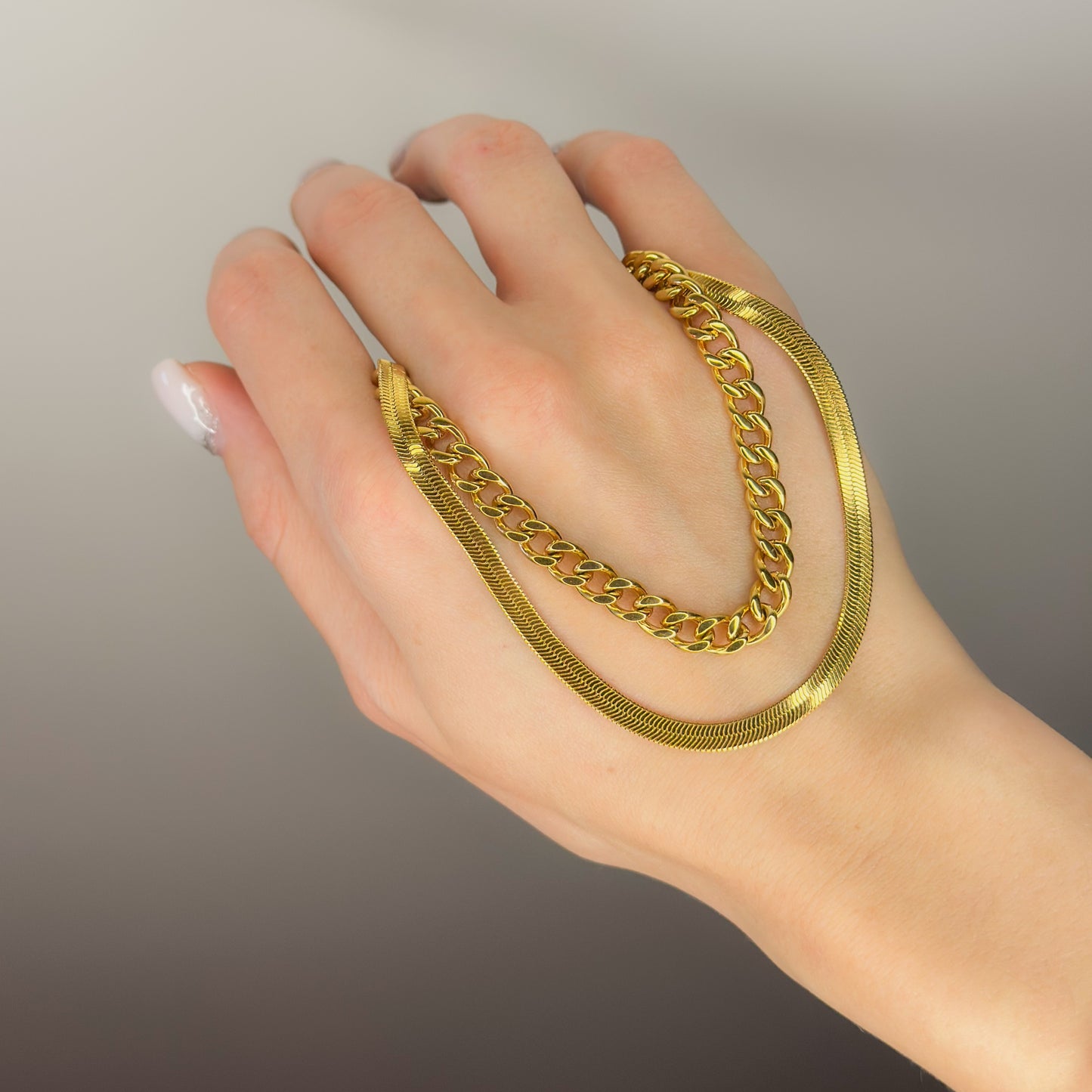 Auksuota dviguba grandinėlė „Flat Chain & Curb“