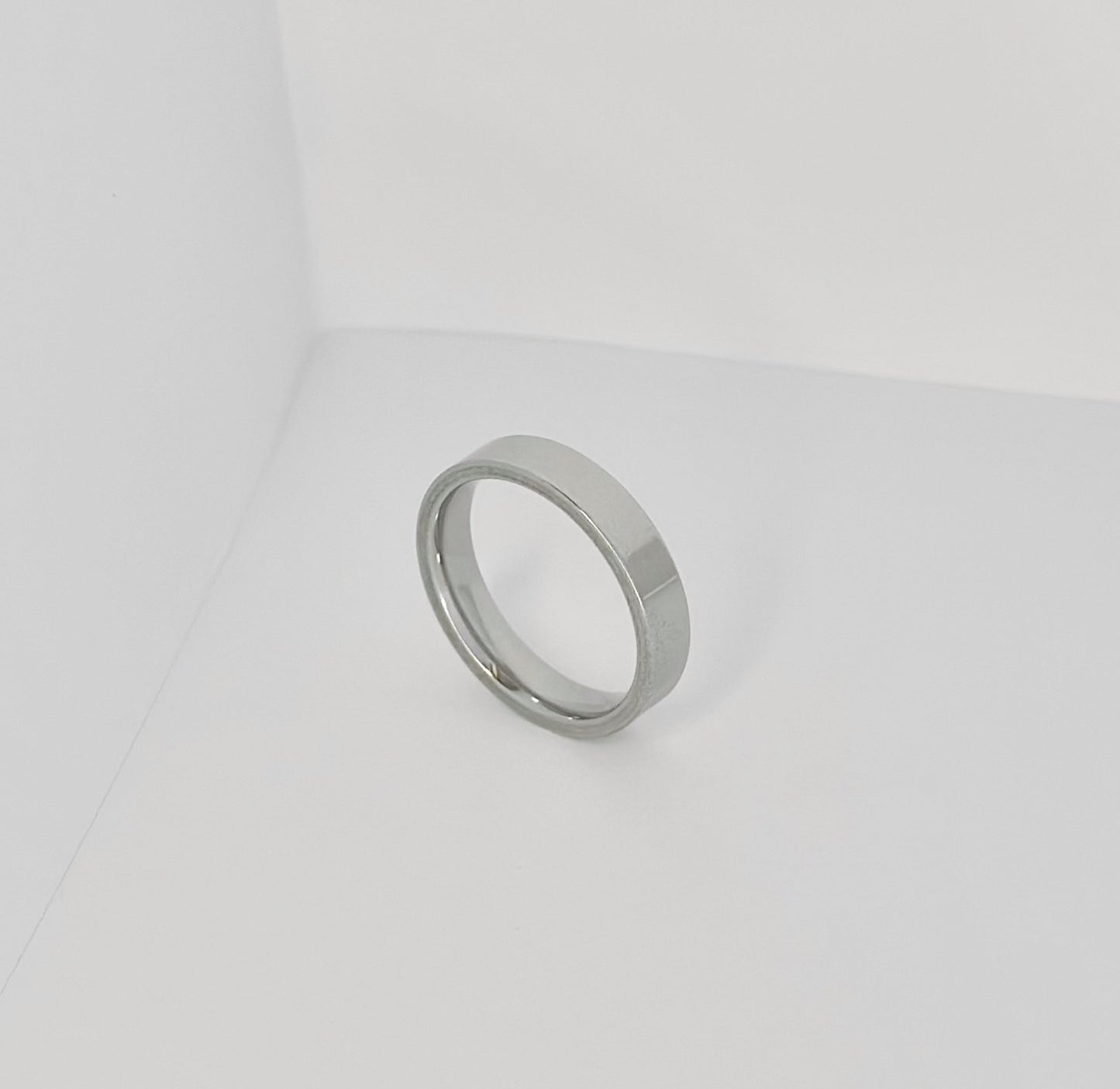 4 mm žiedas poliruotu paviršiumi