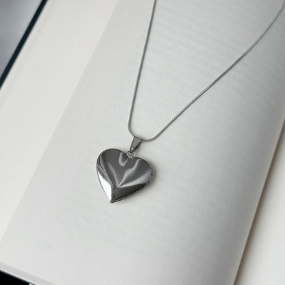 Atveriamas pakabukas „Heart“ su grandinėle