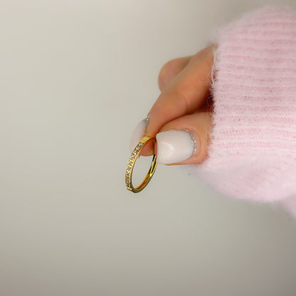 Auksuotas žiedas su 10 cirkoniukų