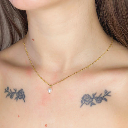 Auksuota grandinėlė su tikru perlu