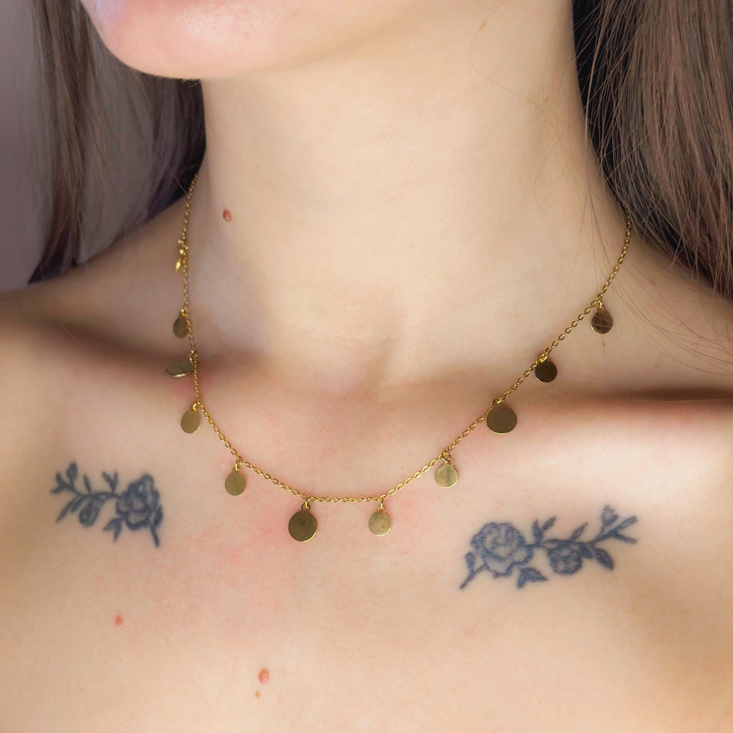 Auksuota grandinėlė su pakabučiais