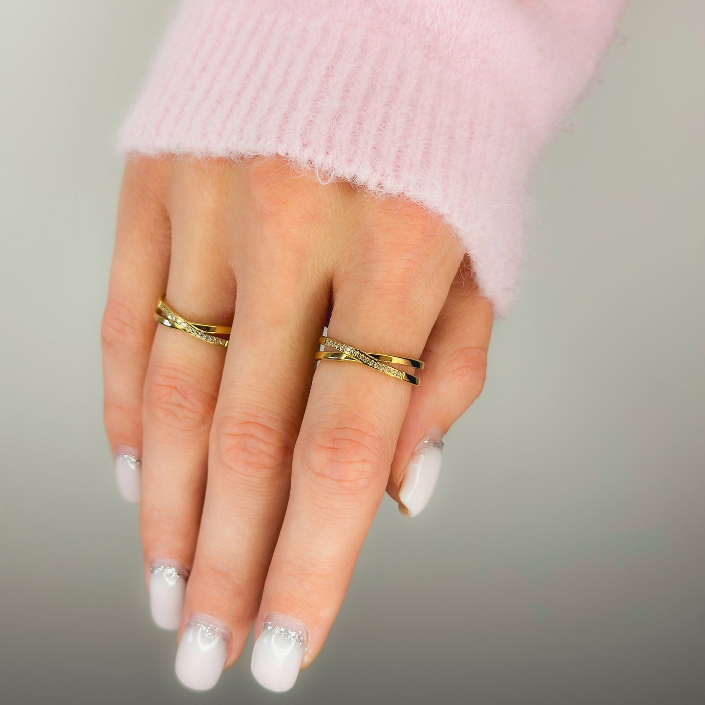 Dvigubas auksuotas žiedas su cirkoniais