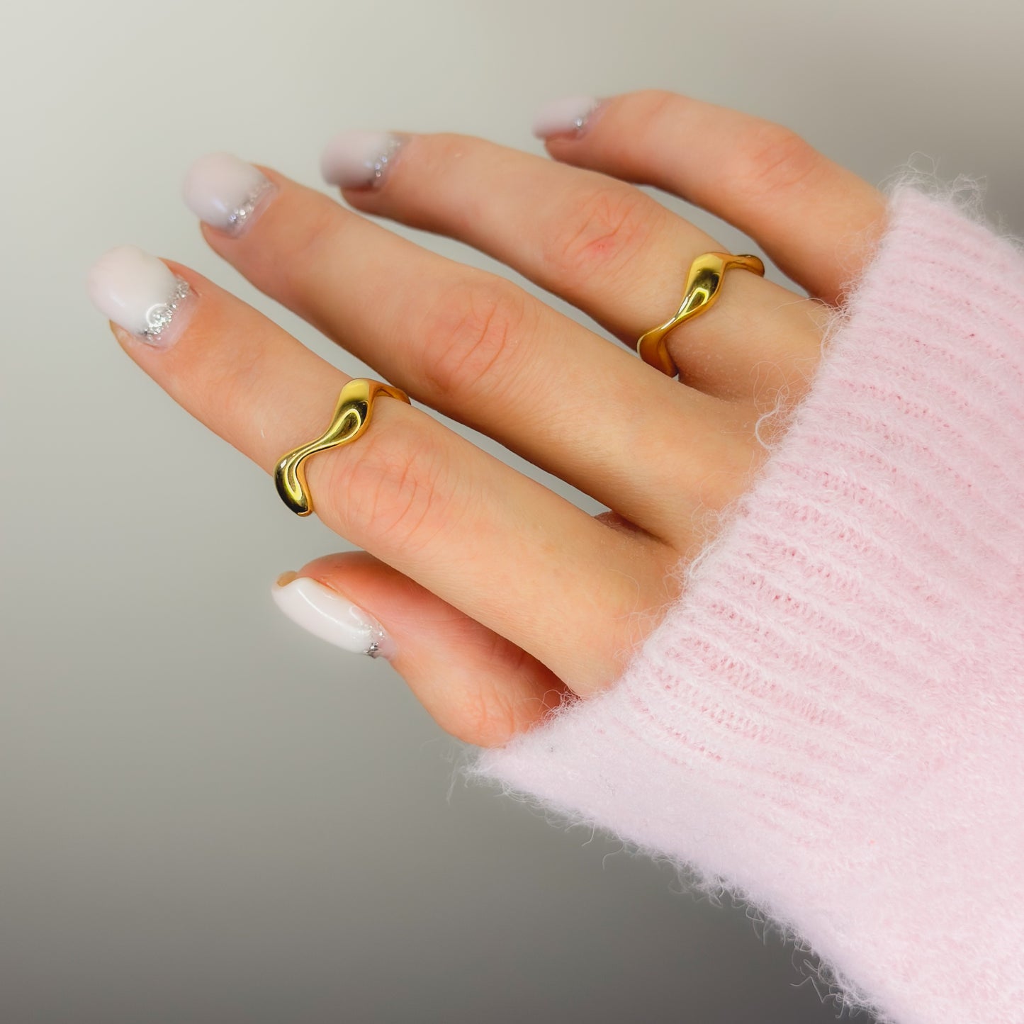 Auksuotas reguliuojamo dydžio žiedas „FLUID GOLD“