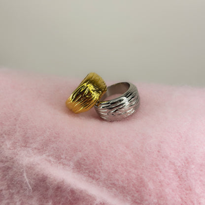 Masyvūs žiedas „MOLTEN“