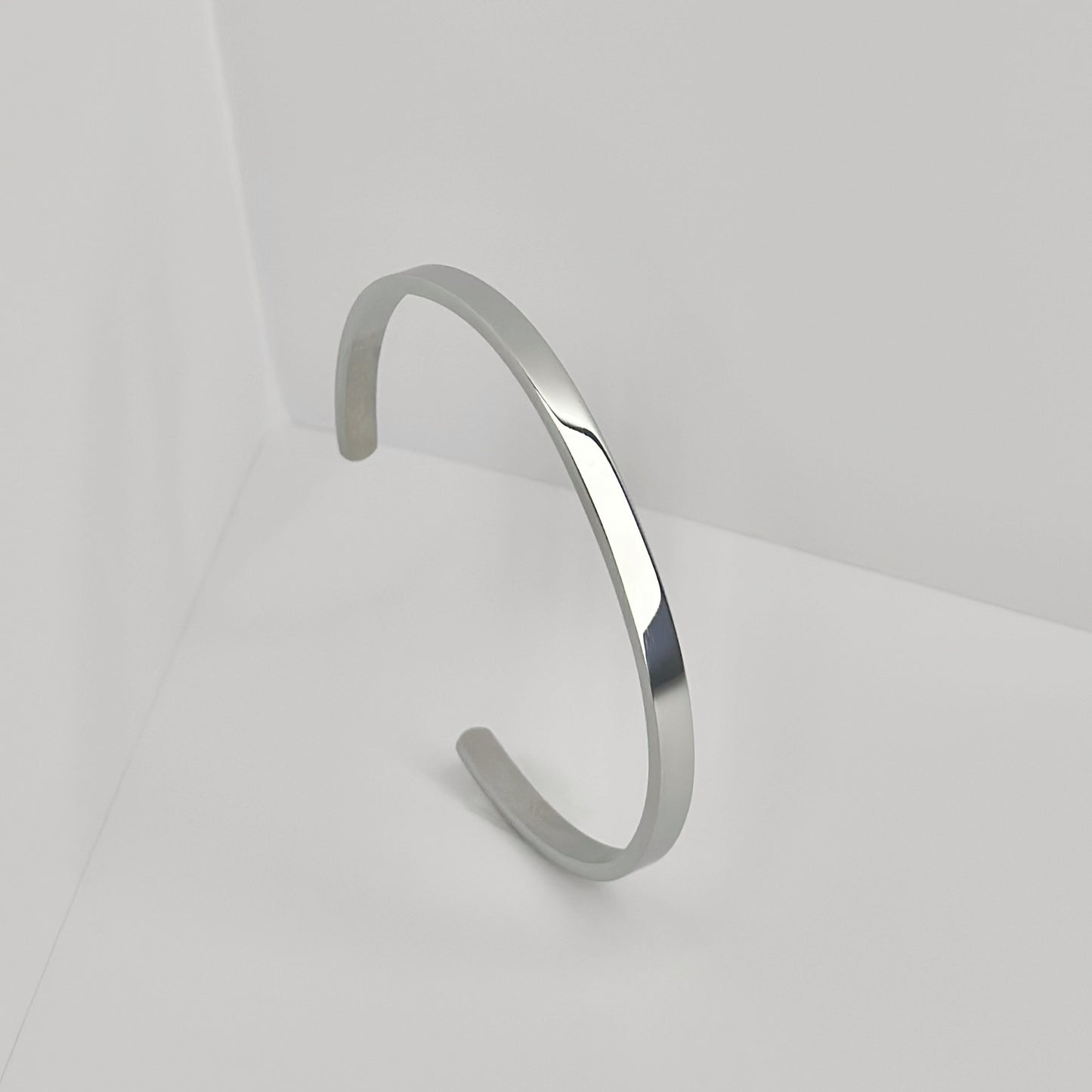 Hera – plieninė apyrankė (4 mm / 6 mm)