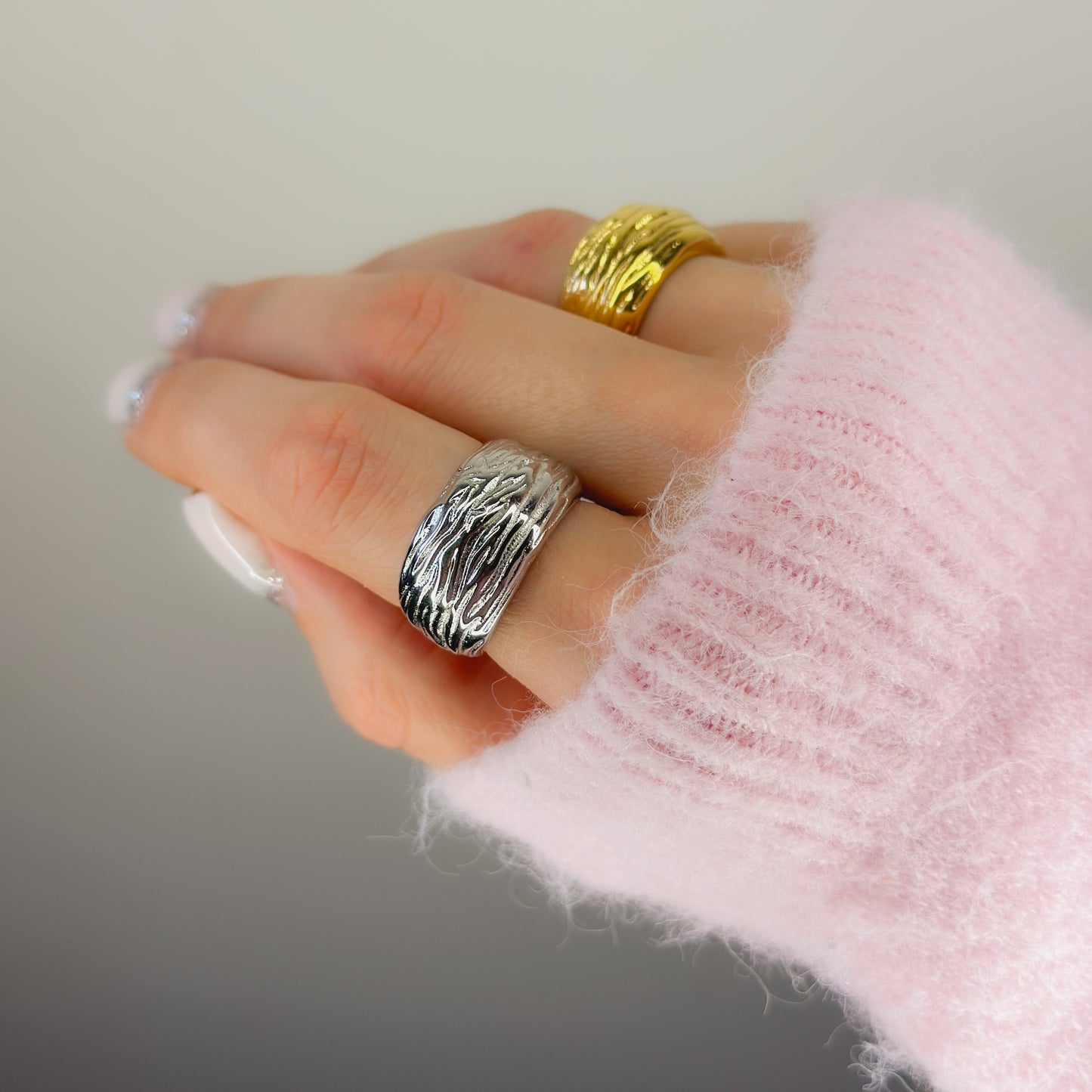 Masyvūs žiedas „MOLTEN“